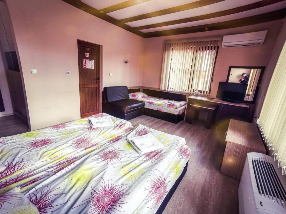 Hotel Alikante Сырница Экстерьер фото
