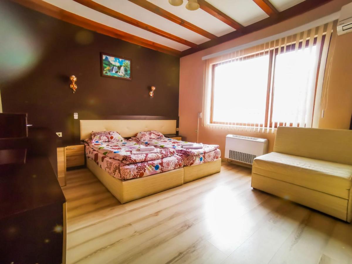 Hotel Alikante Сырница Экстерьер фото