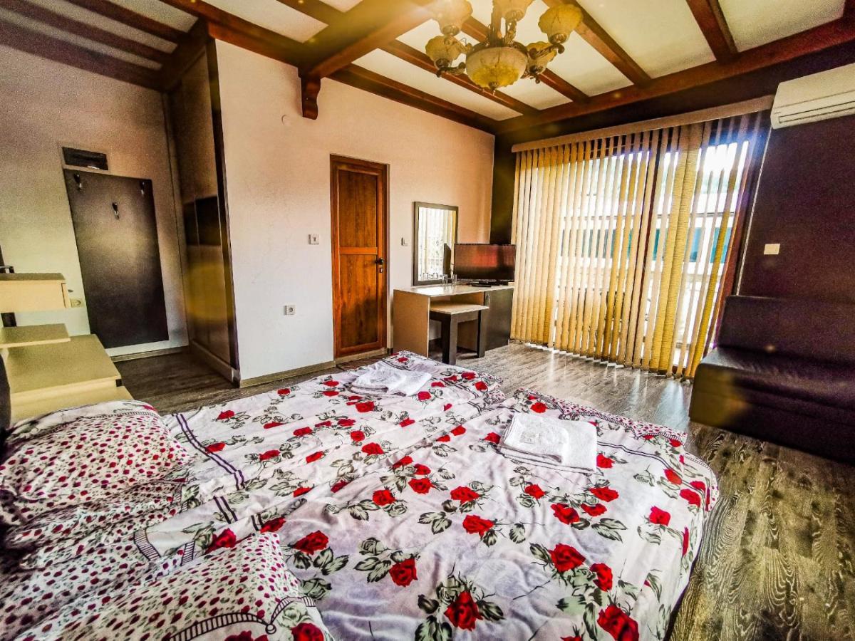 Hotel Alikante Сырница Экстерьер фото
