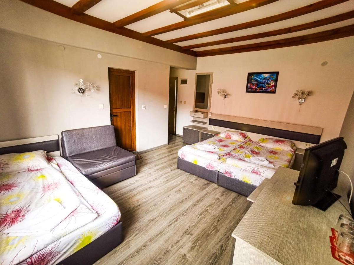Hotel Alikante Сырница Экстерьер фото