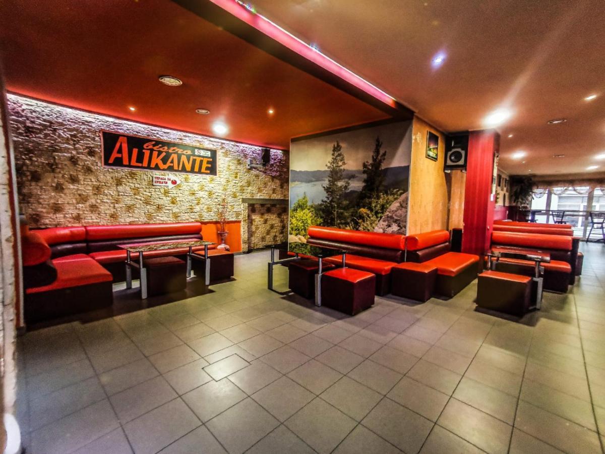 Hotel Alikante Сырница Экстерьер фото